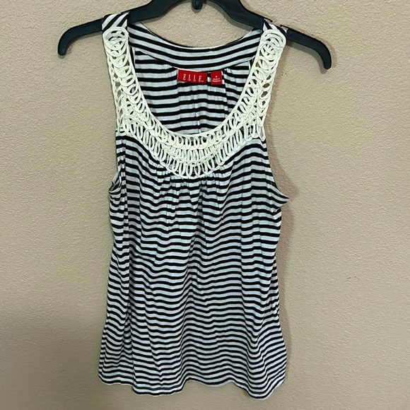 Women’s dressy tank top in a small - Picture 1 of 4